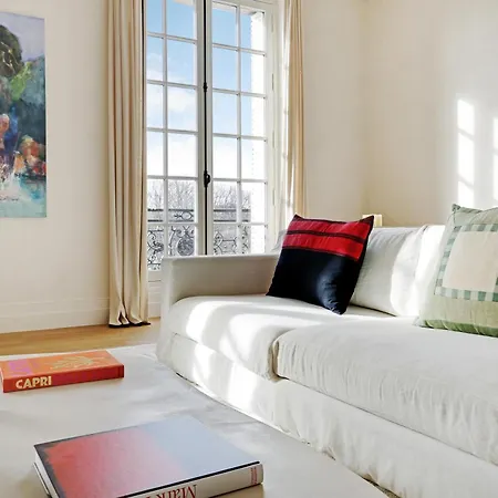 Aux Invalides Apartment *